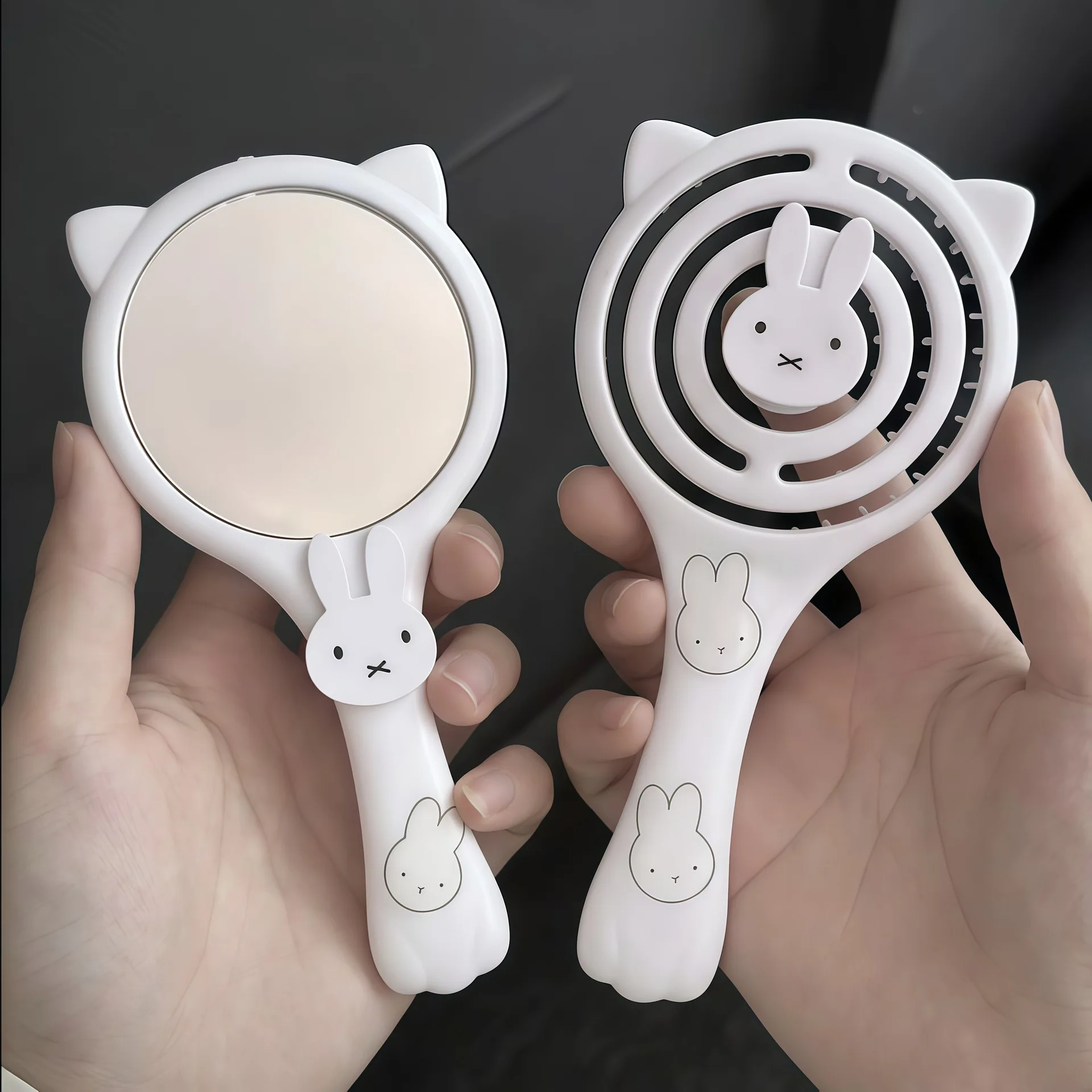 かわいいミッフィーのうさぎ柄ミラー付きヘアブラシ。持ち運び可 - Hair Care Products のレビューと価格